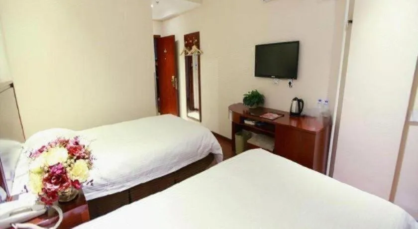 Bed in GreenTree Inn Beijing Miyun Changcheng Huandao Express Hotel