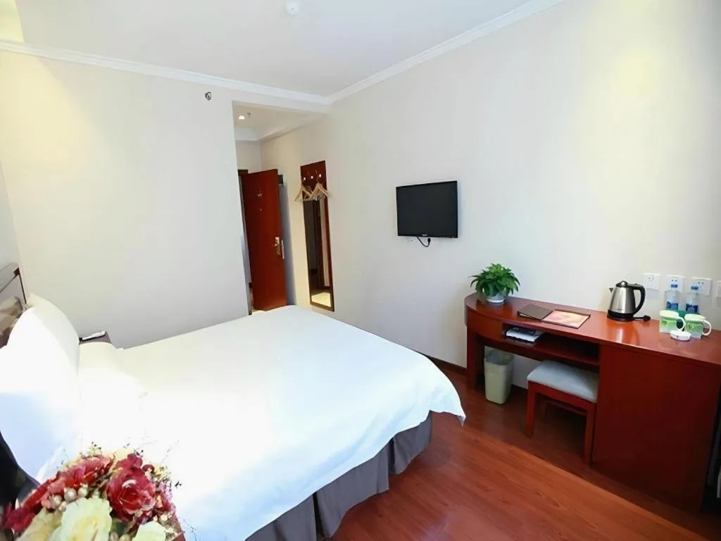 Bed in GreenTree Inn Beijing Miyun Changcheng Huandao Express Hotel