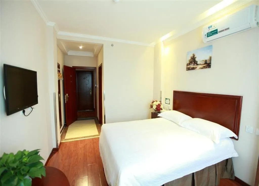 Bed in GreenTree Inn Beijing Miyun Changcheng Huandao Express Hotel