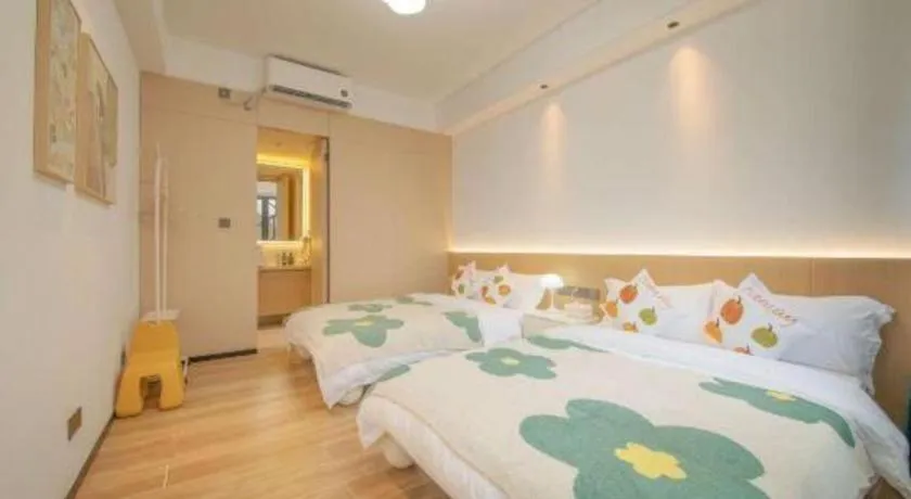 Bed in Island Skylight Resort