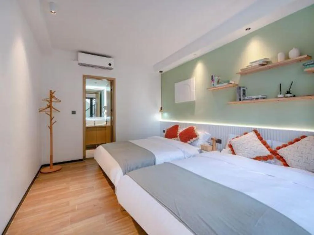 Bed in Island Skylight Resort