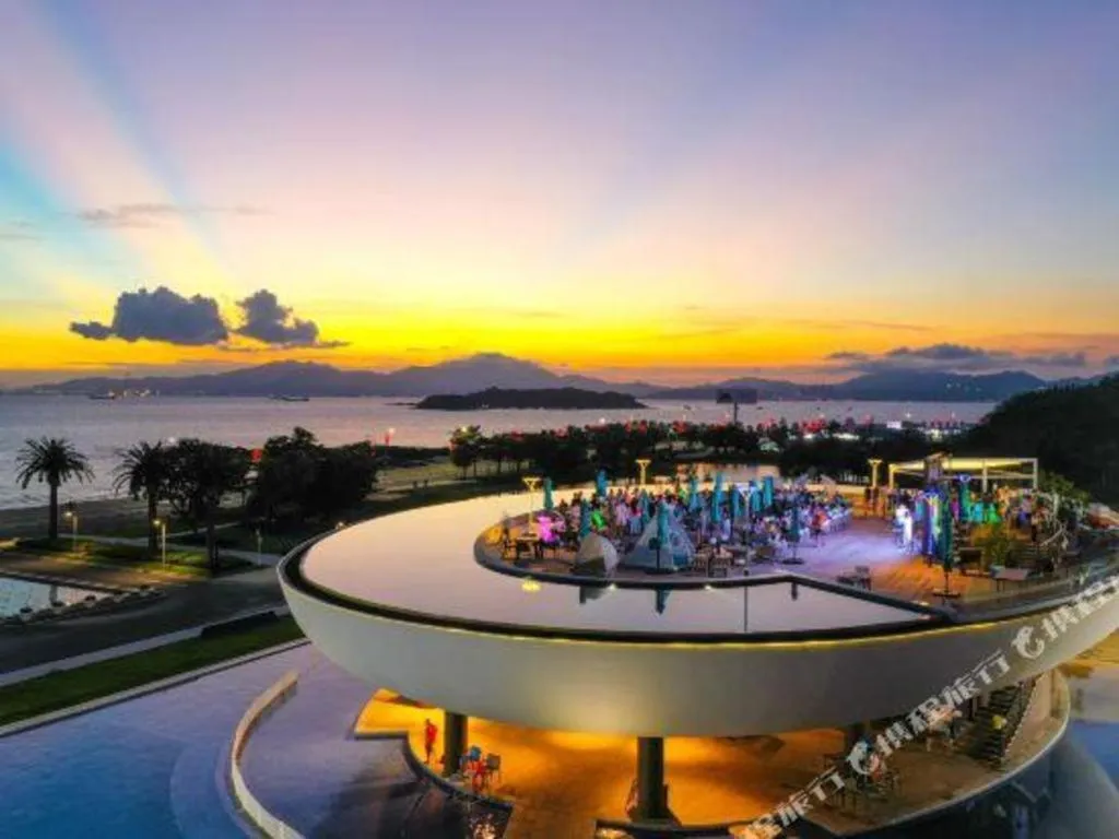 Island Skylight Resort