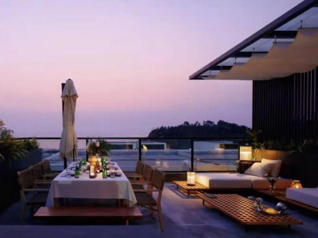 Island Skylight Resort