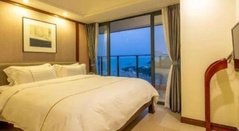 Bed in Island Skylight Resort