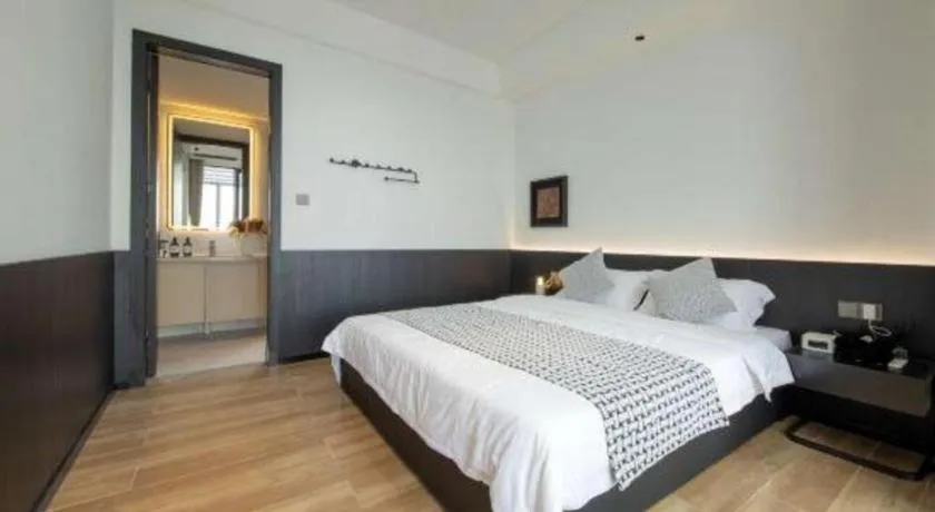 Bed in Island Skylight Resort