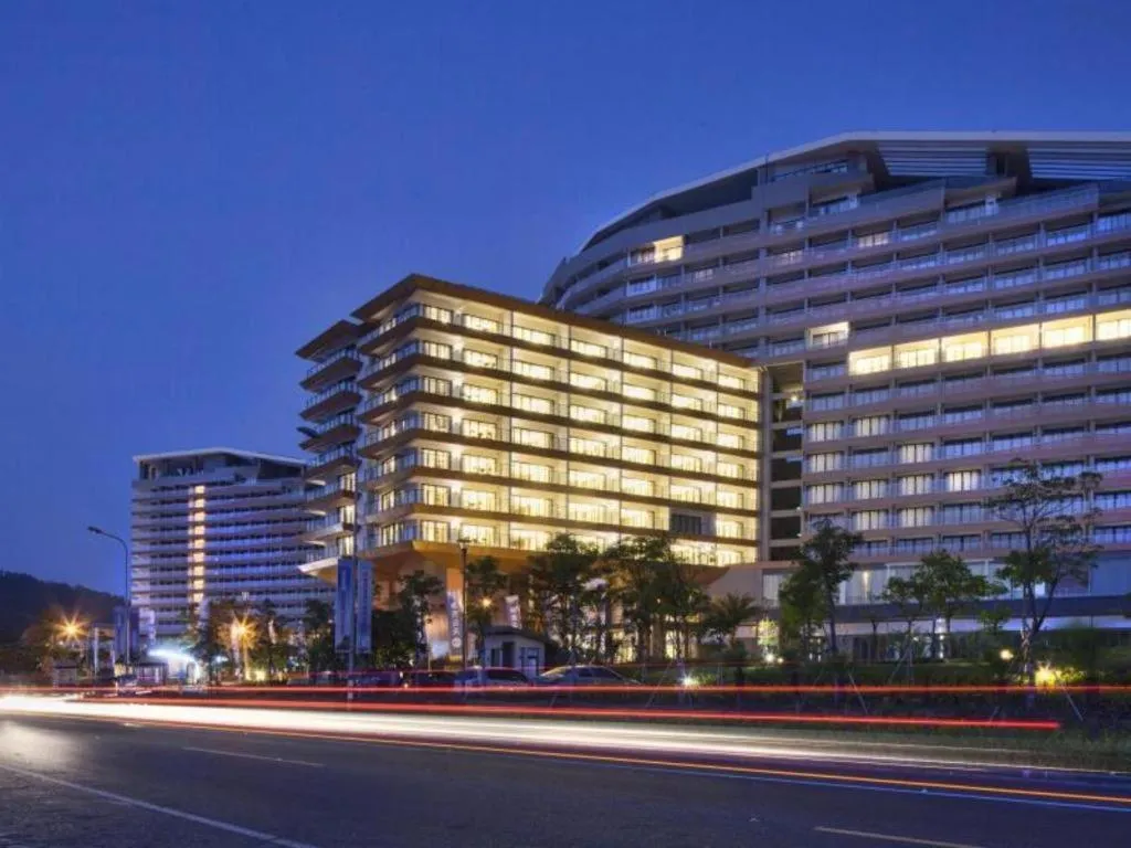 Island Skylight Resort