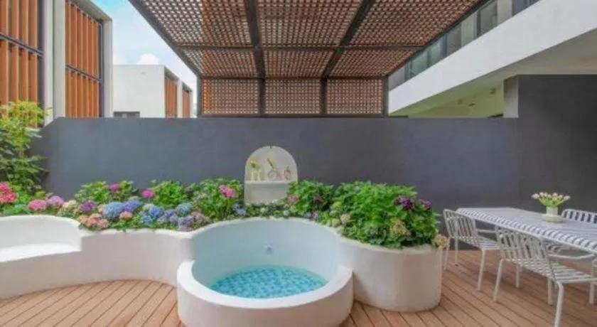 Island Skylight Resort