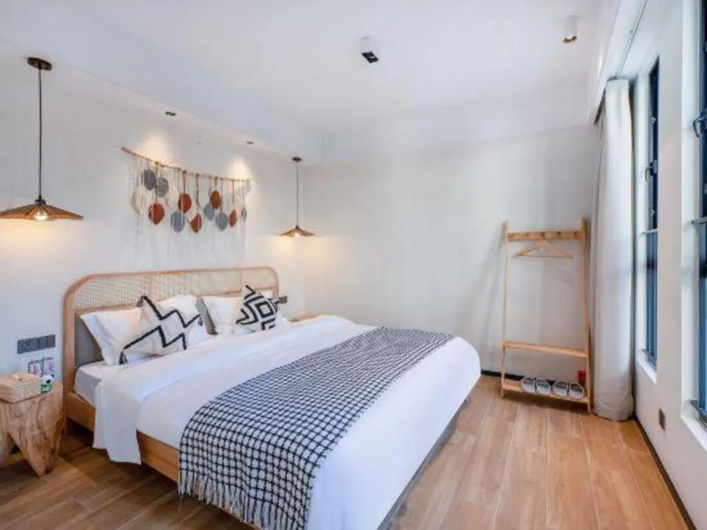 Bed in Island Skylight Resort