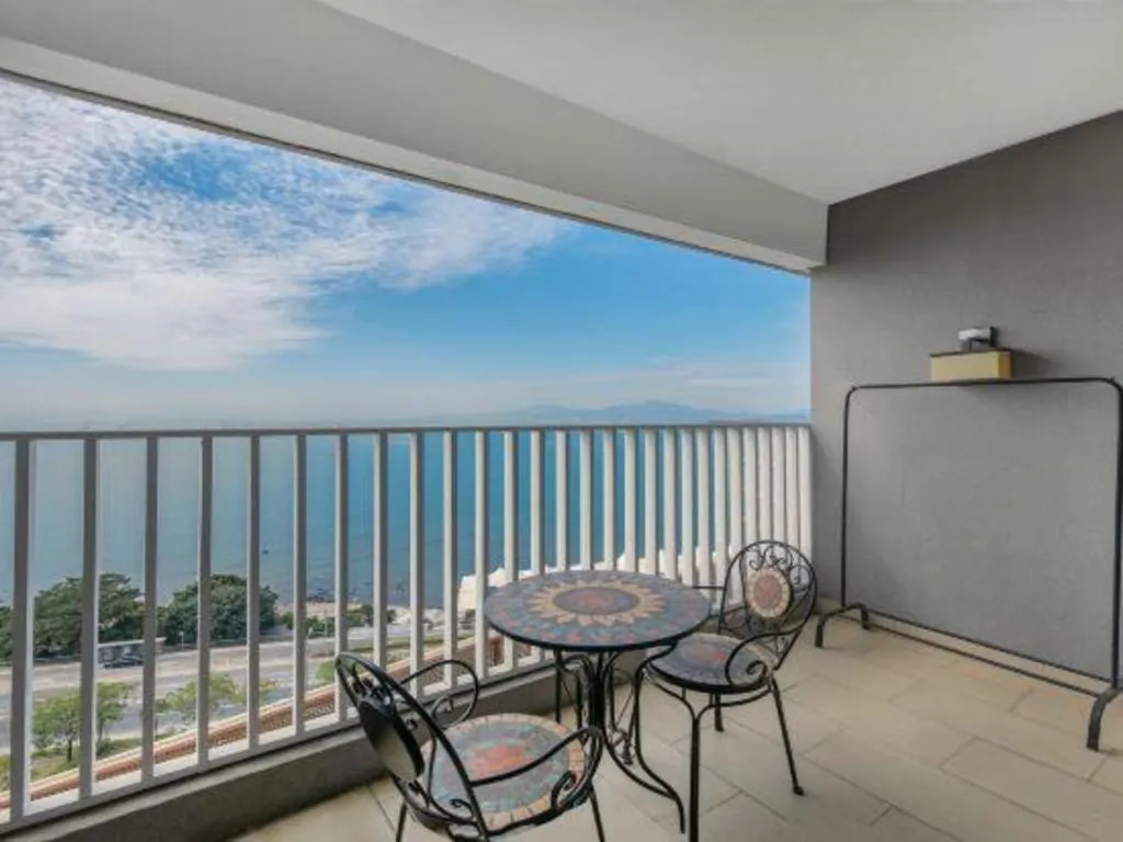 Island Skylight Resort