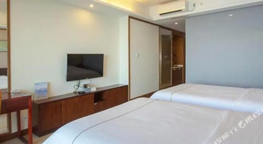 Bed in Island Skylight Resort