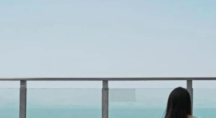 Island Skylight Resort