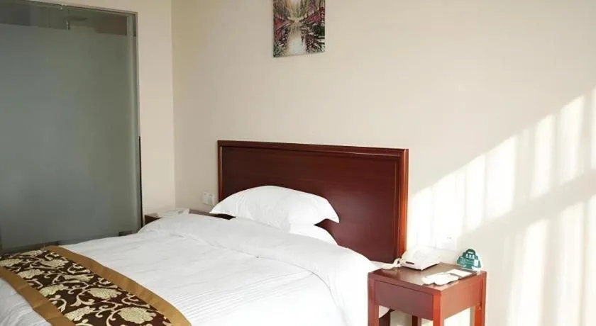 Bed in GreenTree Inn Jiangsu Changzhou Henglin Town Shuntong Road Express Hotel