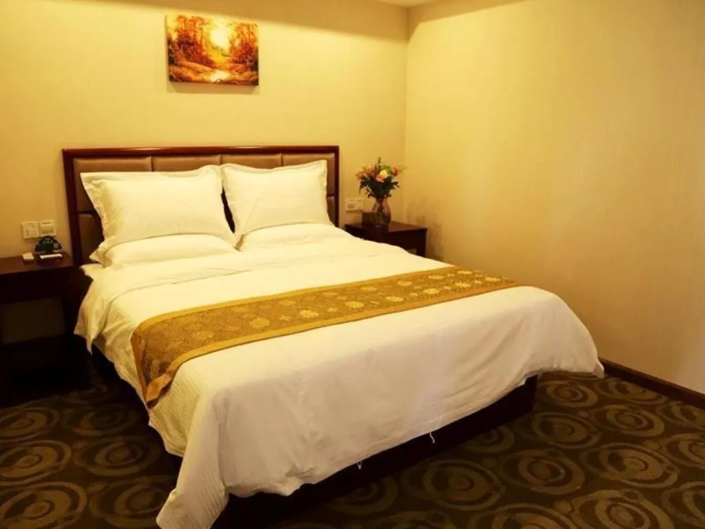 Bed in GreenTree Inn Jiangsu Changzhou Henglin Town Shuntong Road Express Hotel