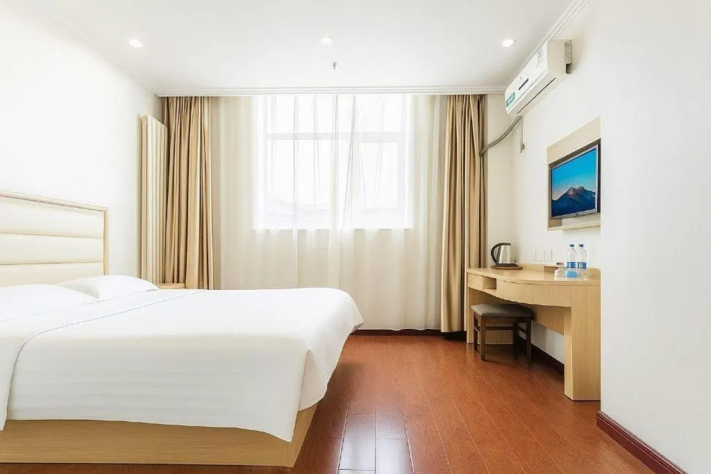 Bed in GreenTree Inn Yinchuan Pedestrian Street East Liqun Street Express Hotel