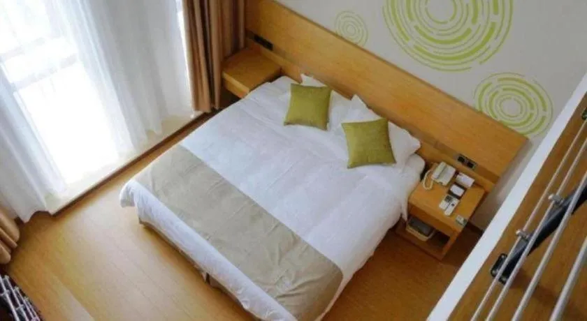 Bed in GreenTree Inn Suzhou Changshu North Haiyu Road Changhui Square Express Hotel