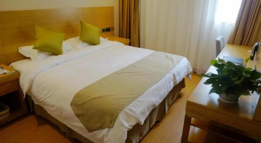 Bed in GreenTree Inn Suzhou Changshu North Haiyu Road Changhui Square Express Hotel