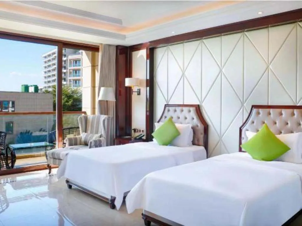 Bed in Jinsha Seaview Hotel Sanya