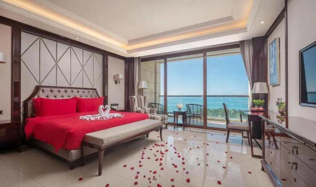 Bed in Jinsha Seaview Hotel Sanya