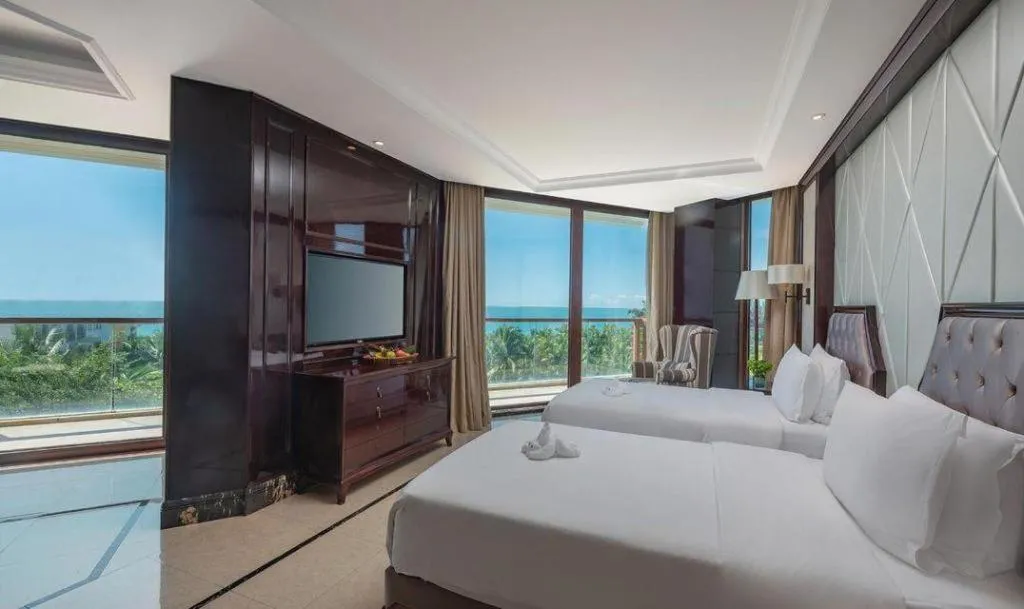 Bed in Jinsha Seaview Hotel Sanya