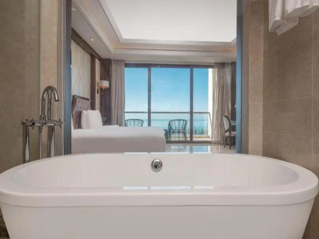 Bed in Jinsha Seaview Hotel Sanya