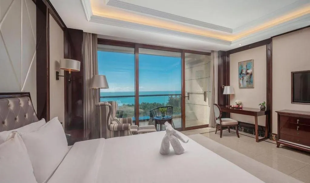 Bed in Jinsha Seaview Hotel Sanya