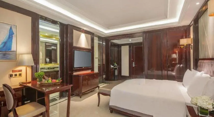 Bed in Jinsha Seaview Hotel Sanya