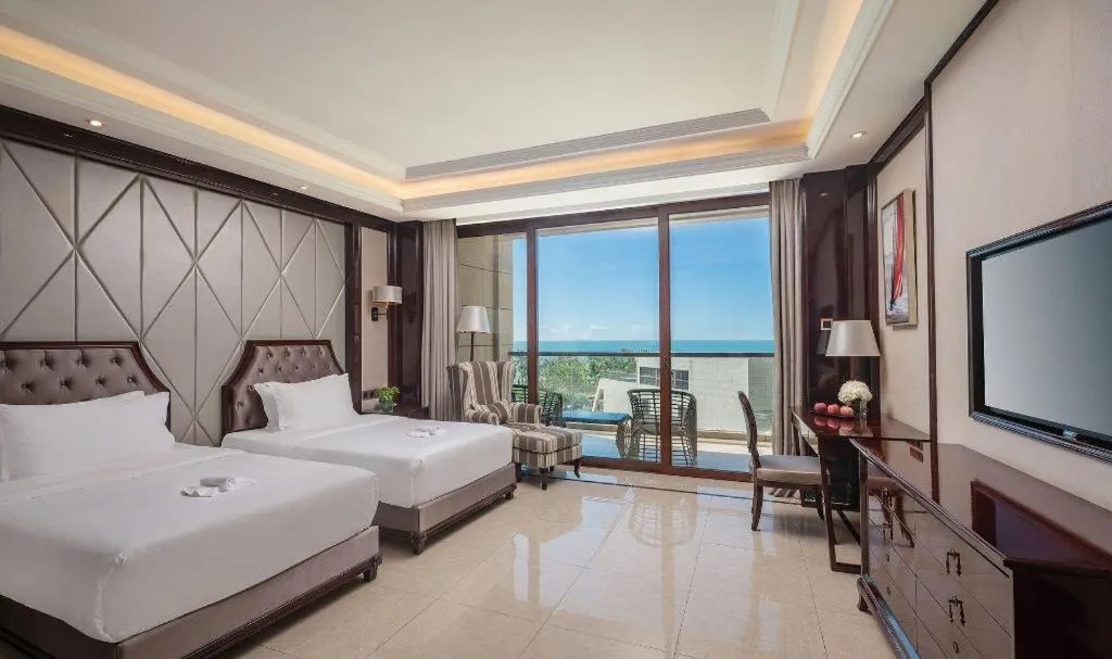 Bed in Jinsha Seaview Hotel Sanya