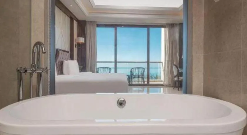 Bed in Jinsha Seaview Hotel Sanya