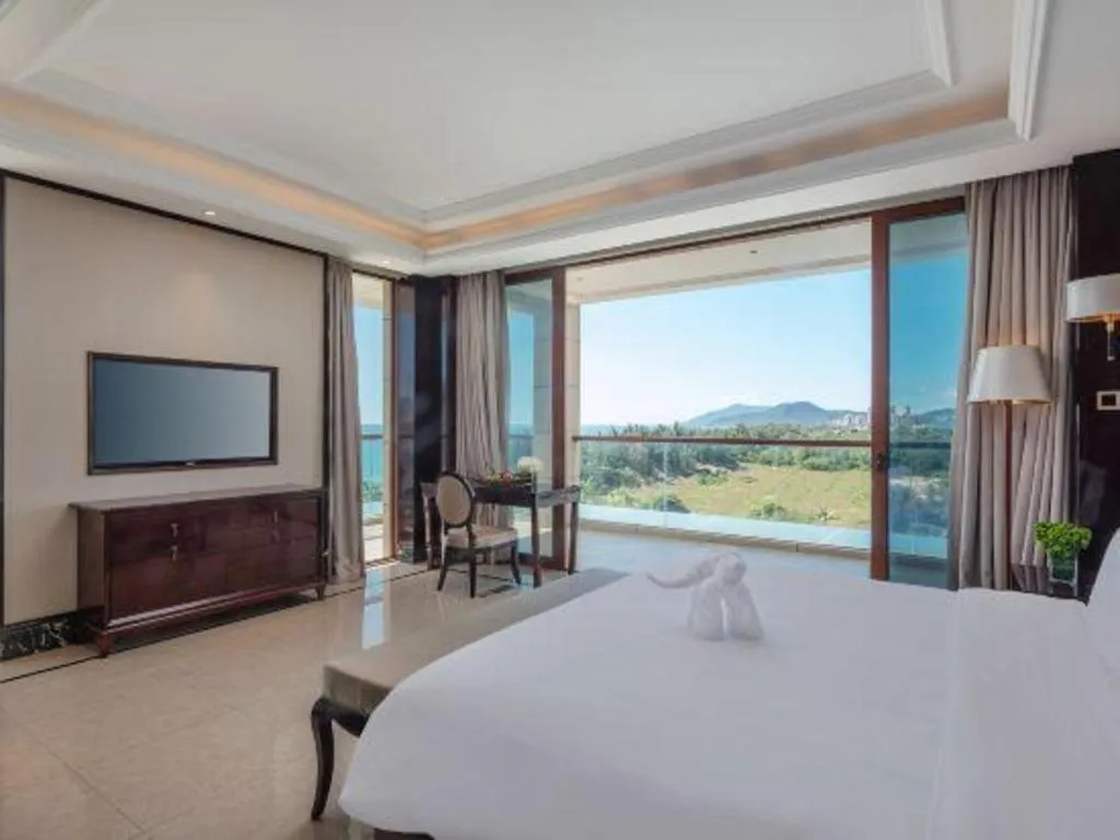 Bed in Jinsha Seaview Hotel Sanya