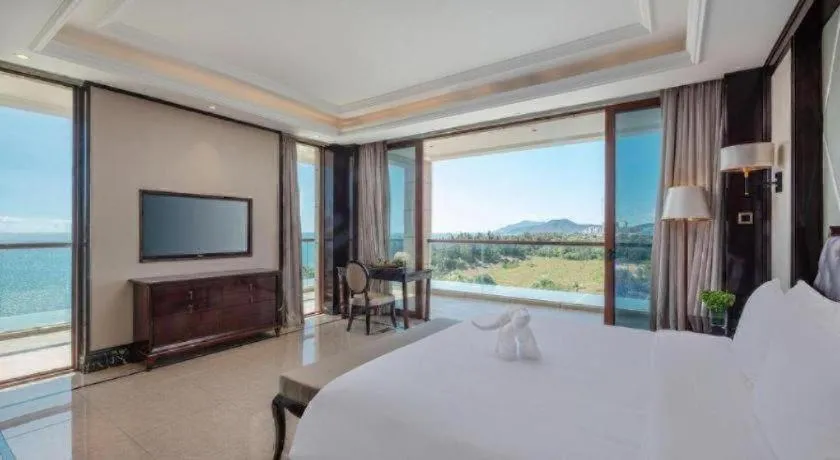 Bed in Jinsha Seaview Hotel Sanya