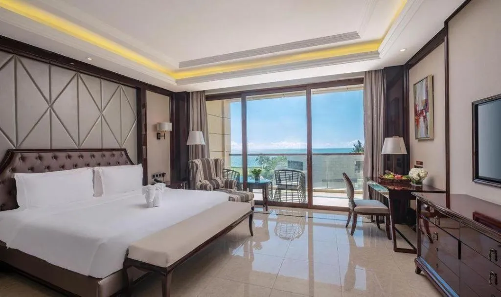 Bed in Jinsha Seaview Hotel Sanya