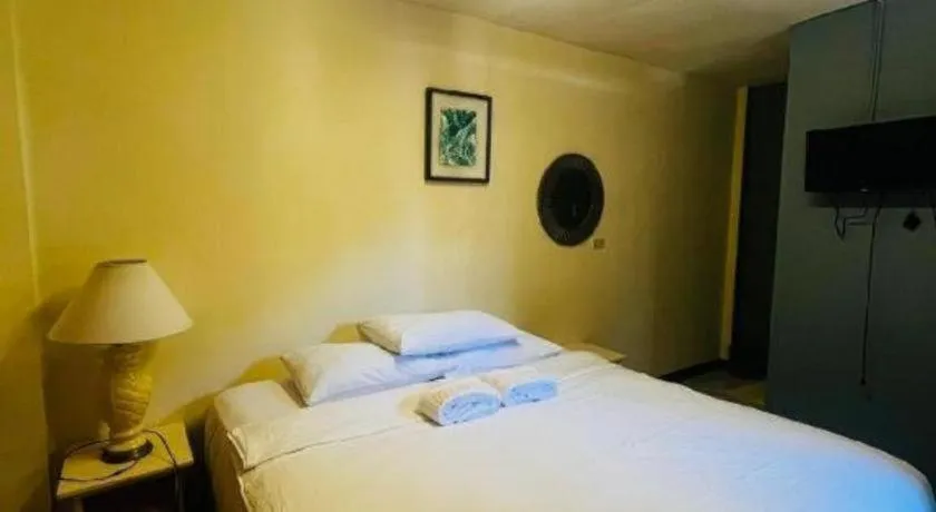 Bed in Dreamwave Resort Laguna