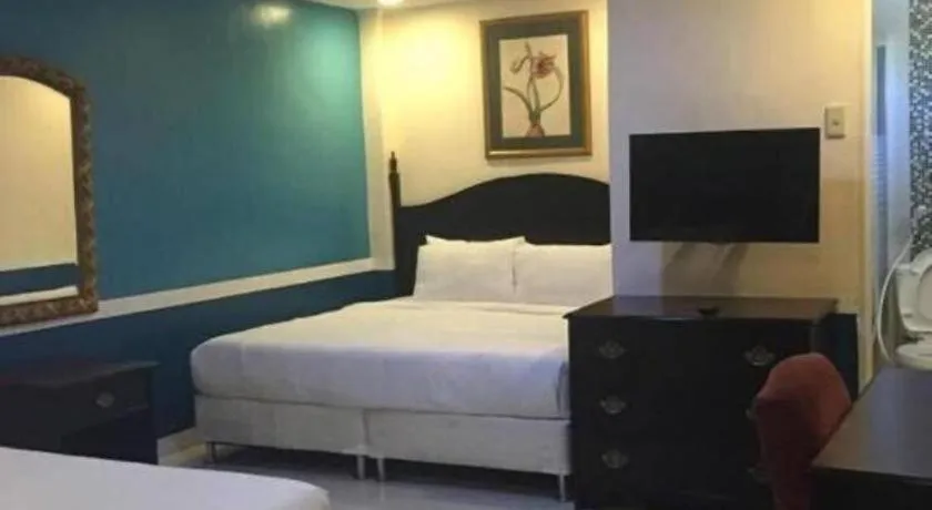 Bed in Dreamwave Resort Laguna