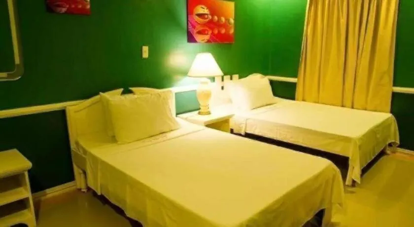 Bed in Dreamwave Resort Laguna