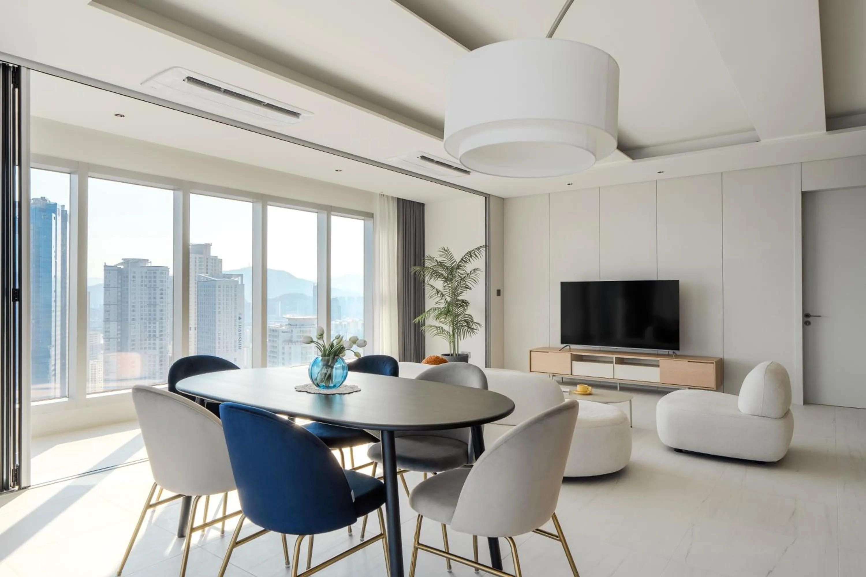 Living room in Le Collective Haeundae Paragraf