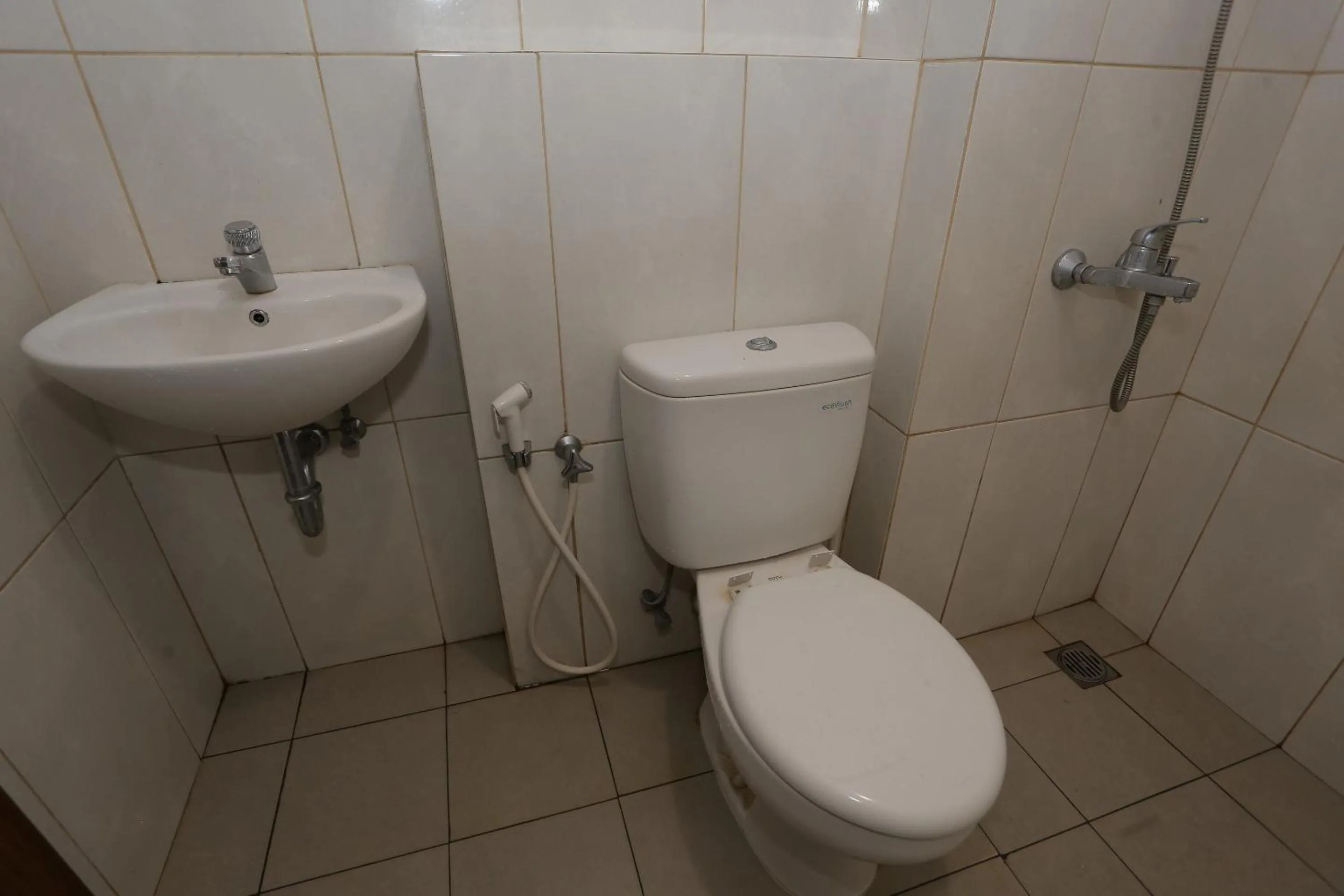 Bathroom in Hotel O Kos Rian