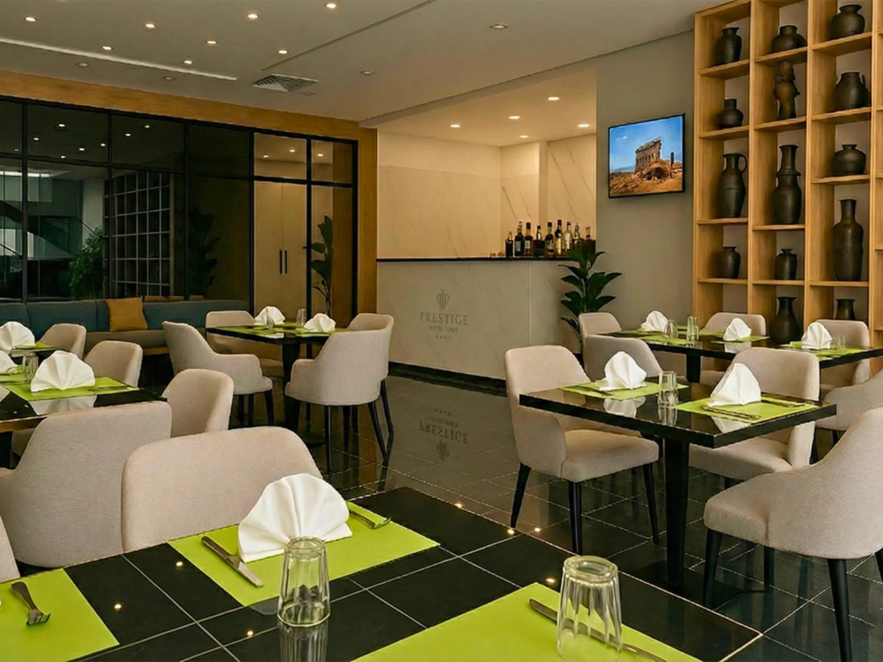 Restaurant/places to eat in Kyriad Prestige City Center Tunis
