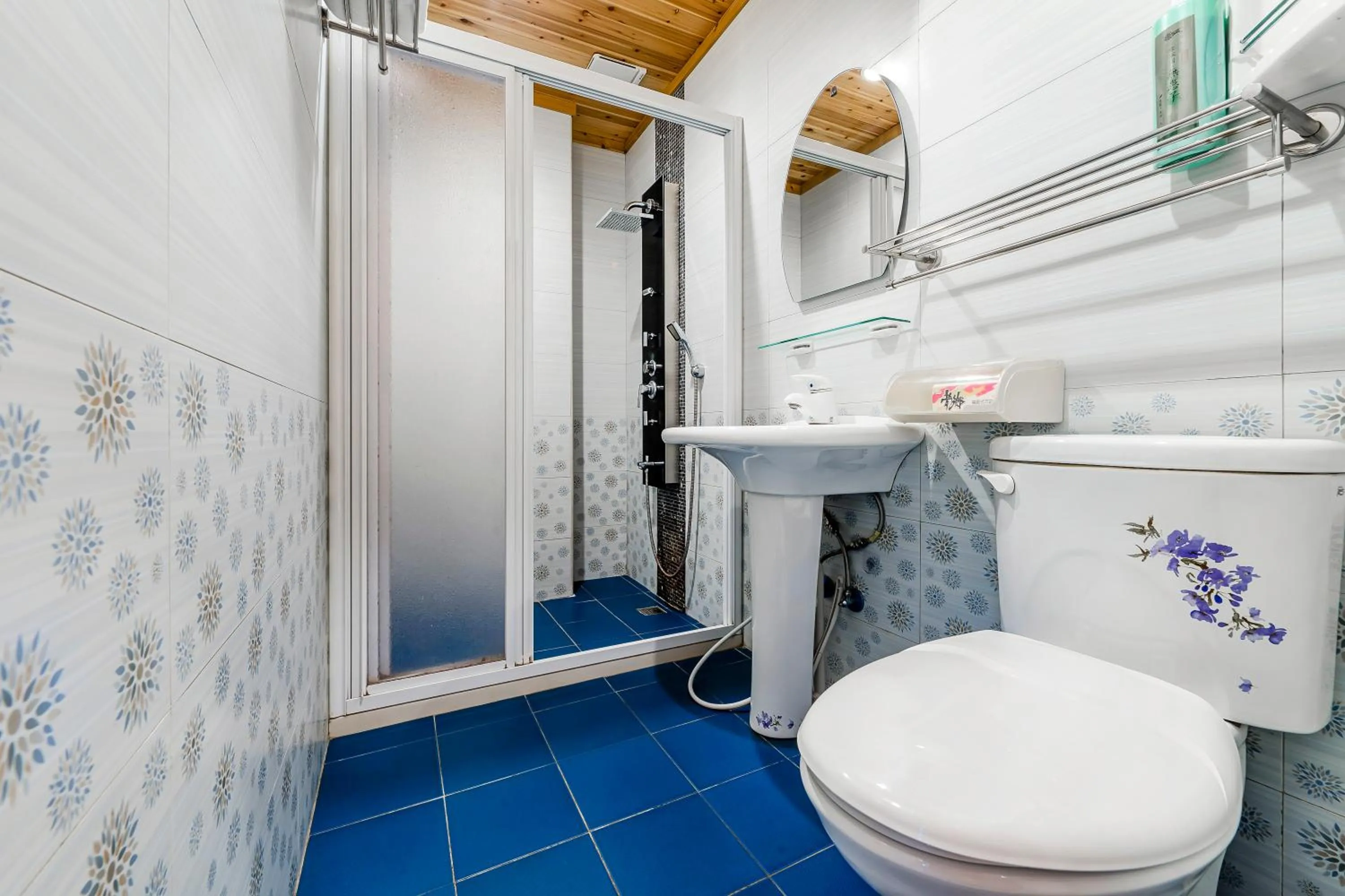 Bathroom in Green House