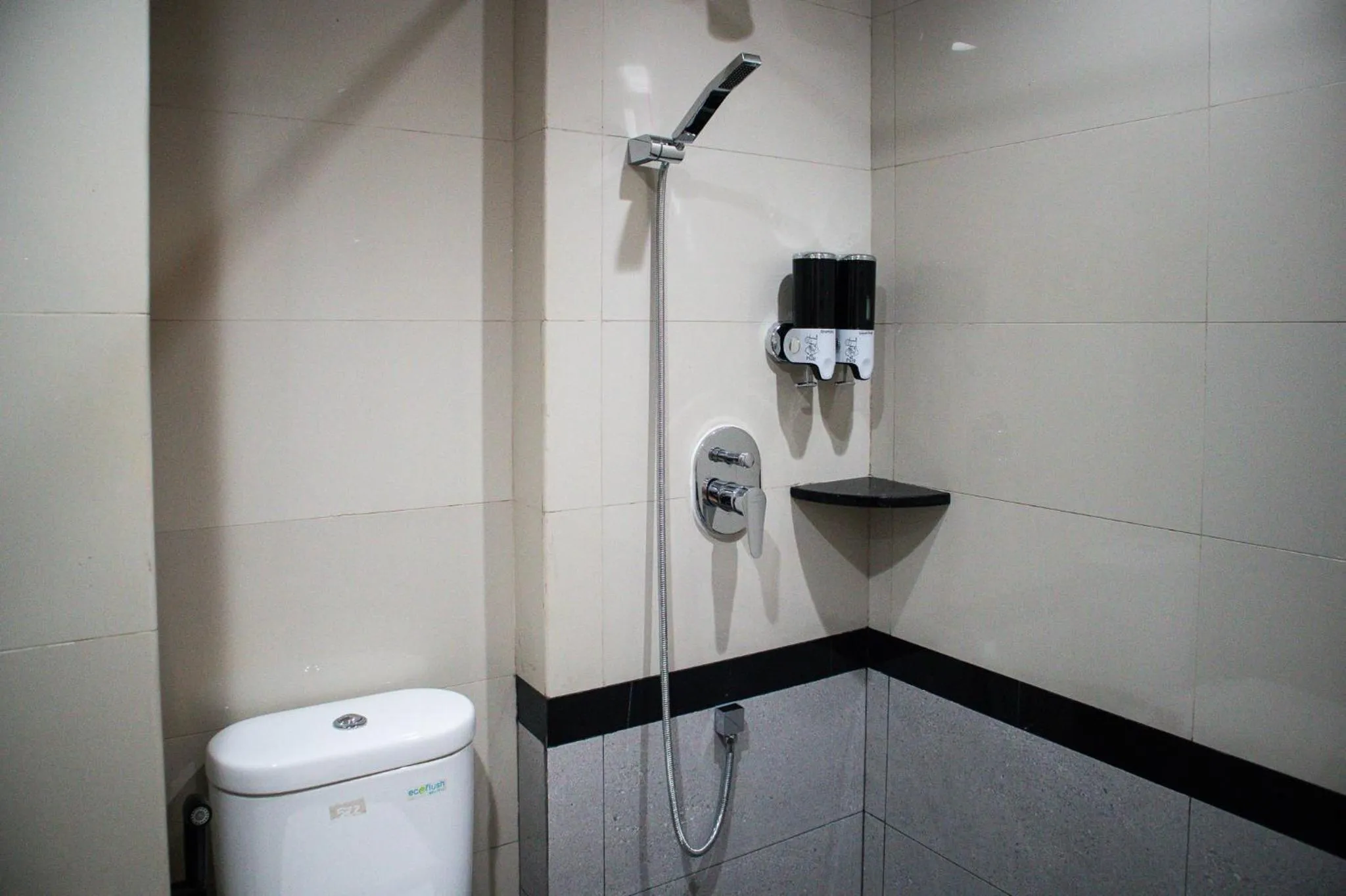 Bathroom in Aglow Hotel Harbor Bay Batam