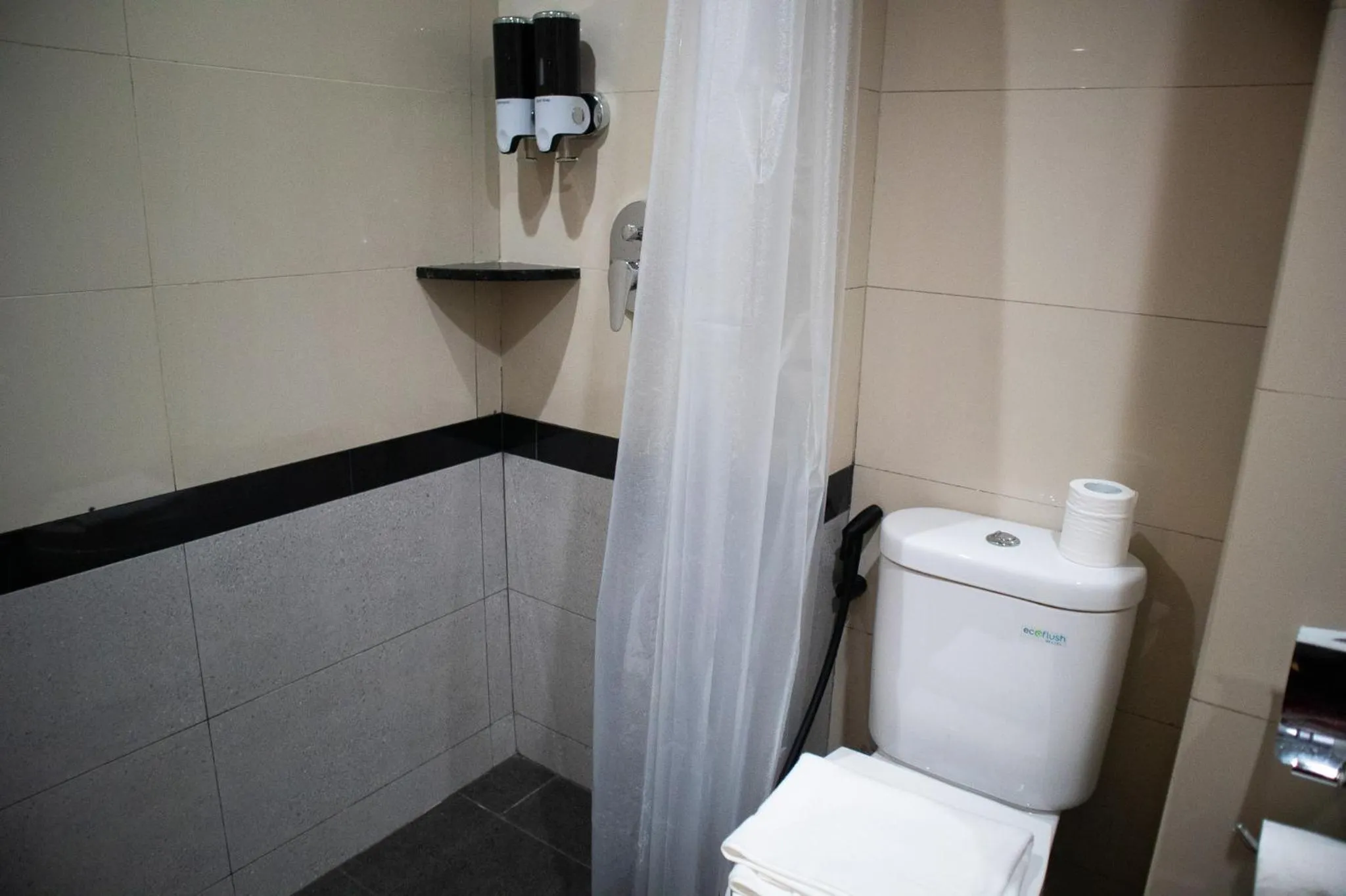 Bathroom in Aglow Hotel Harbor Bay Batam