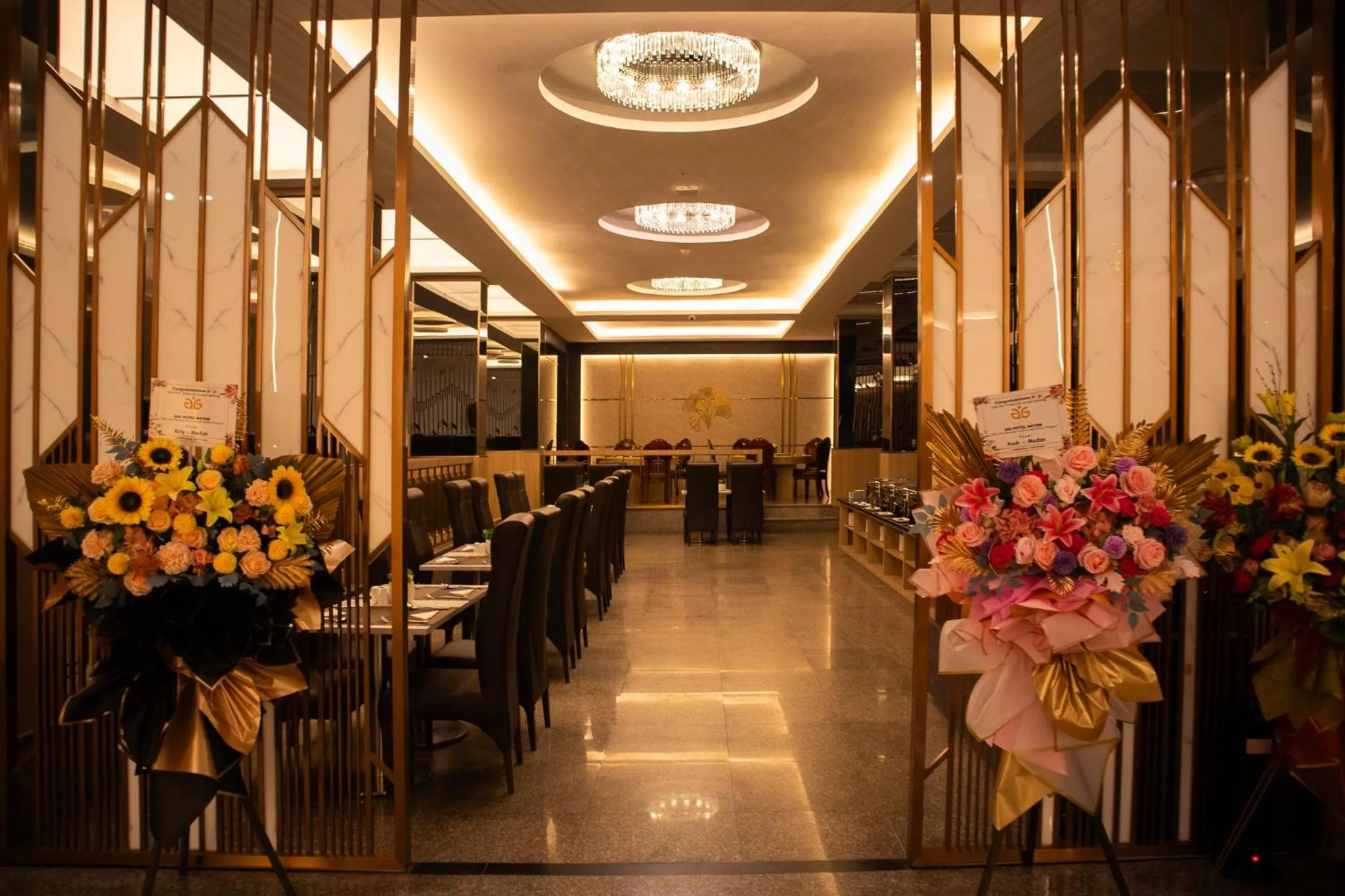 Restaurant/places to eat in Aglow Hotel Harbor Bay Batam