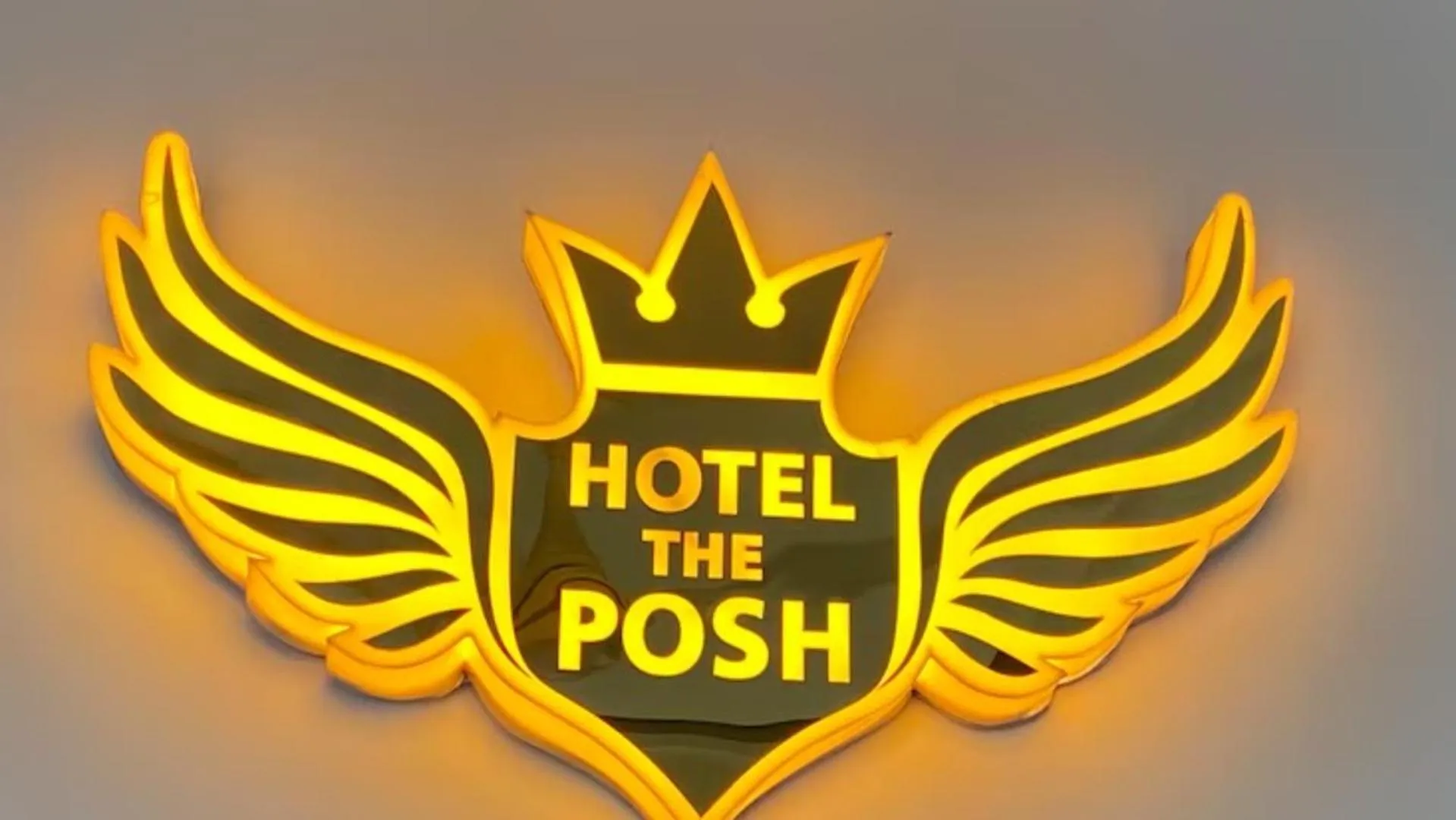 Logo/Certificate/Sign in The Posh Hotel