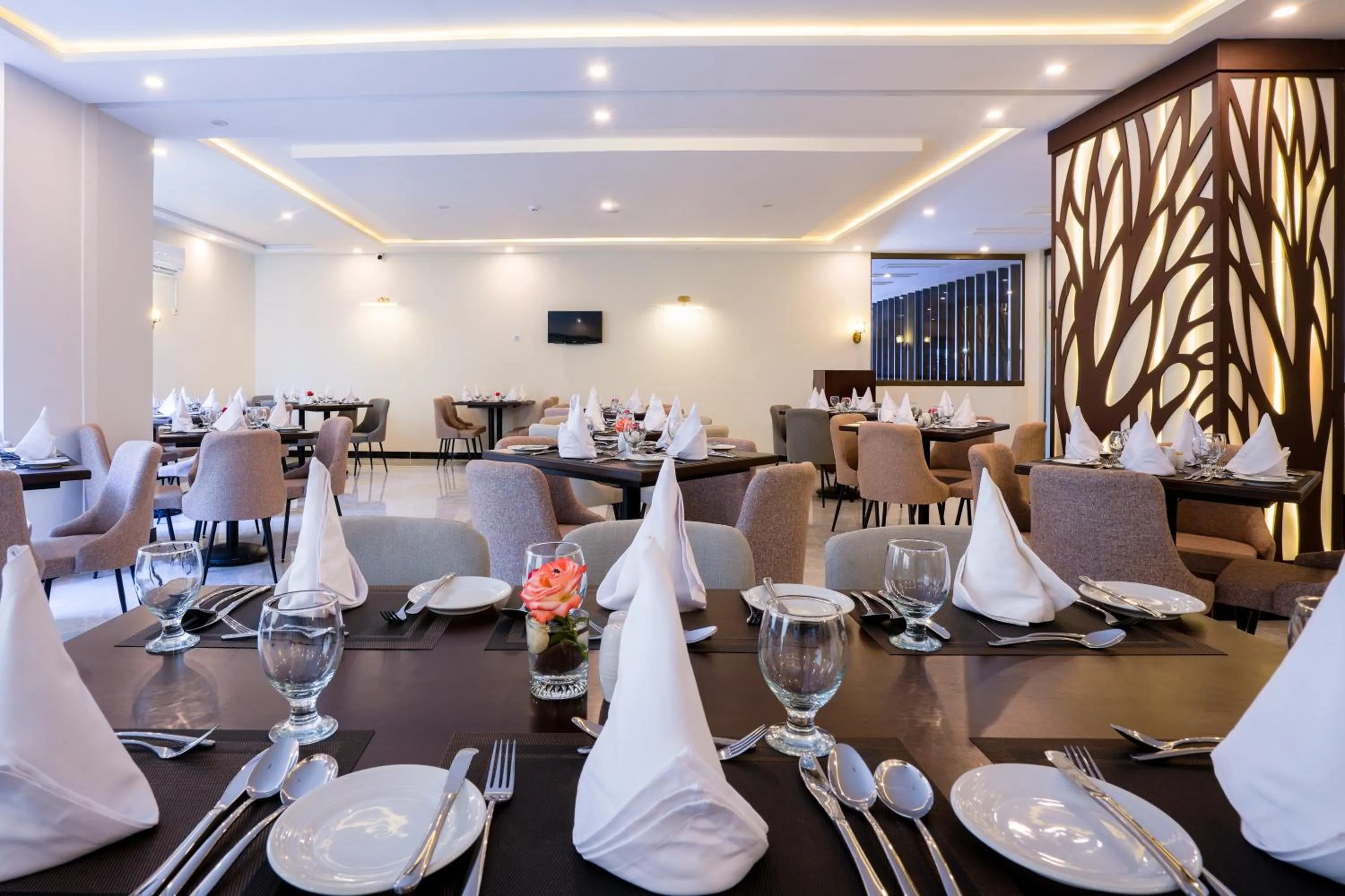 Restaurant/places to eat in Avari Xpress Skardu