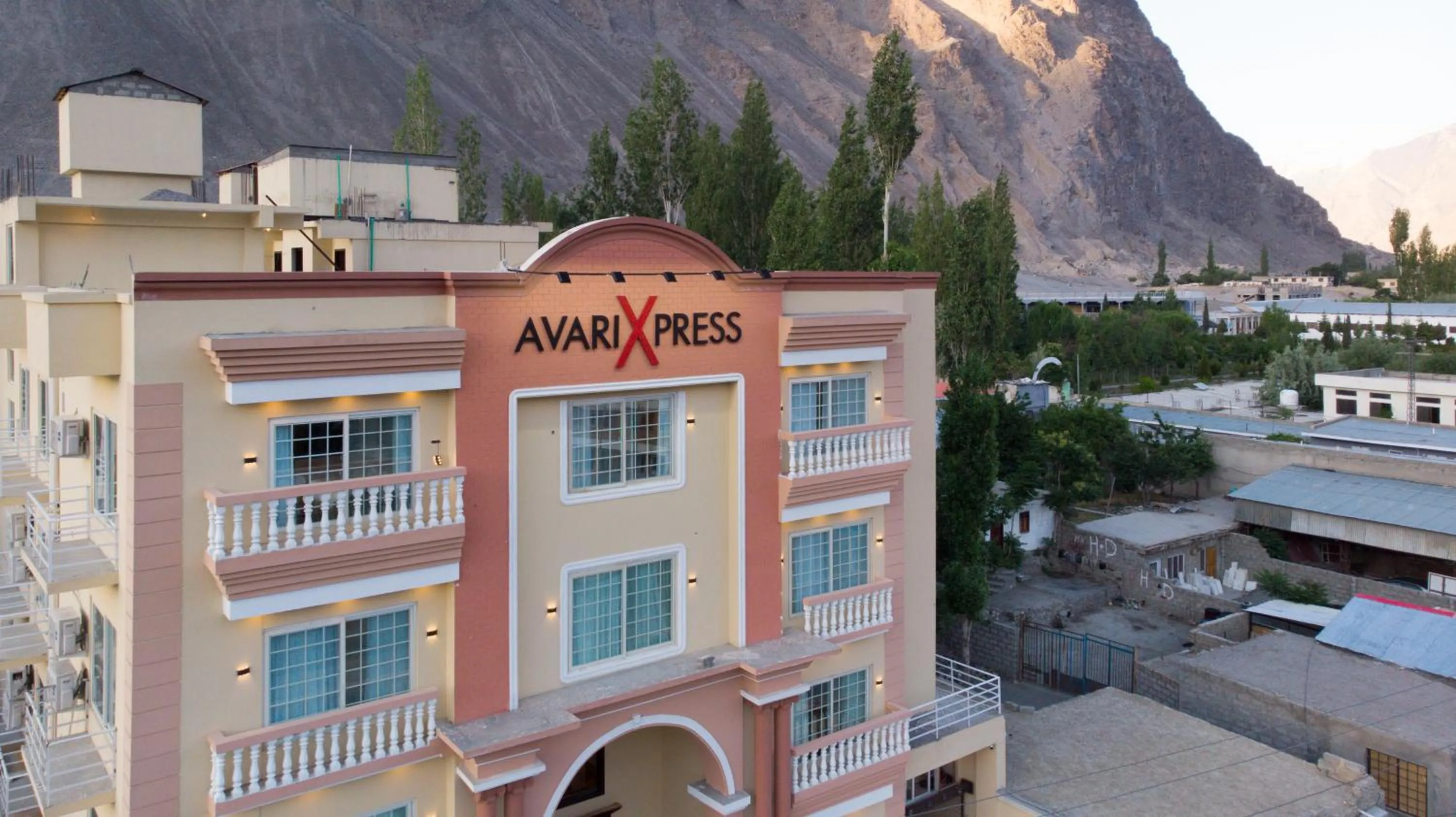 Mountain view in Avari Xpress Skardu