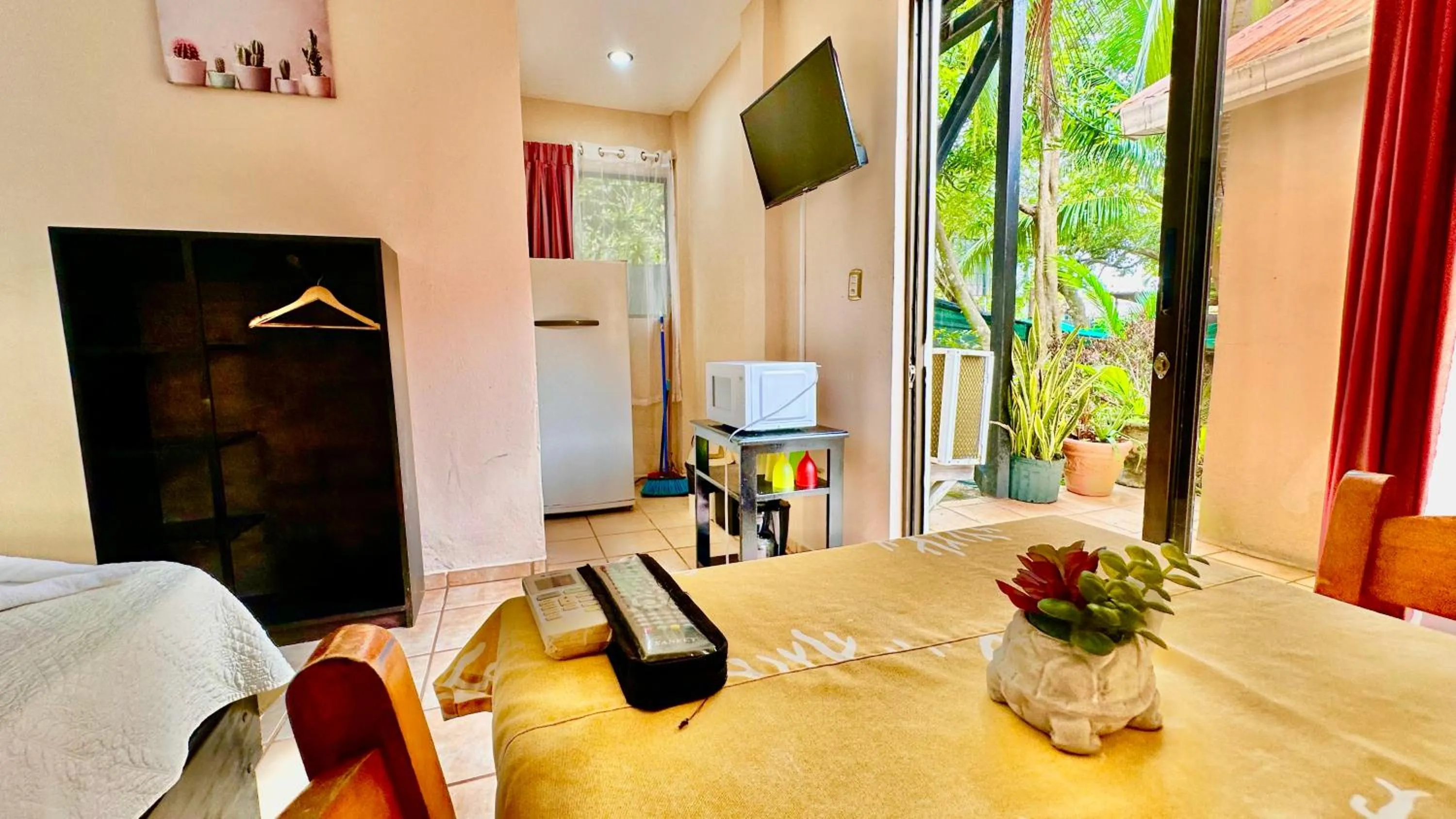 Dining area in Hotel Beachfront Vista Hermosa