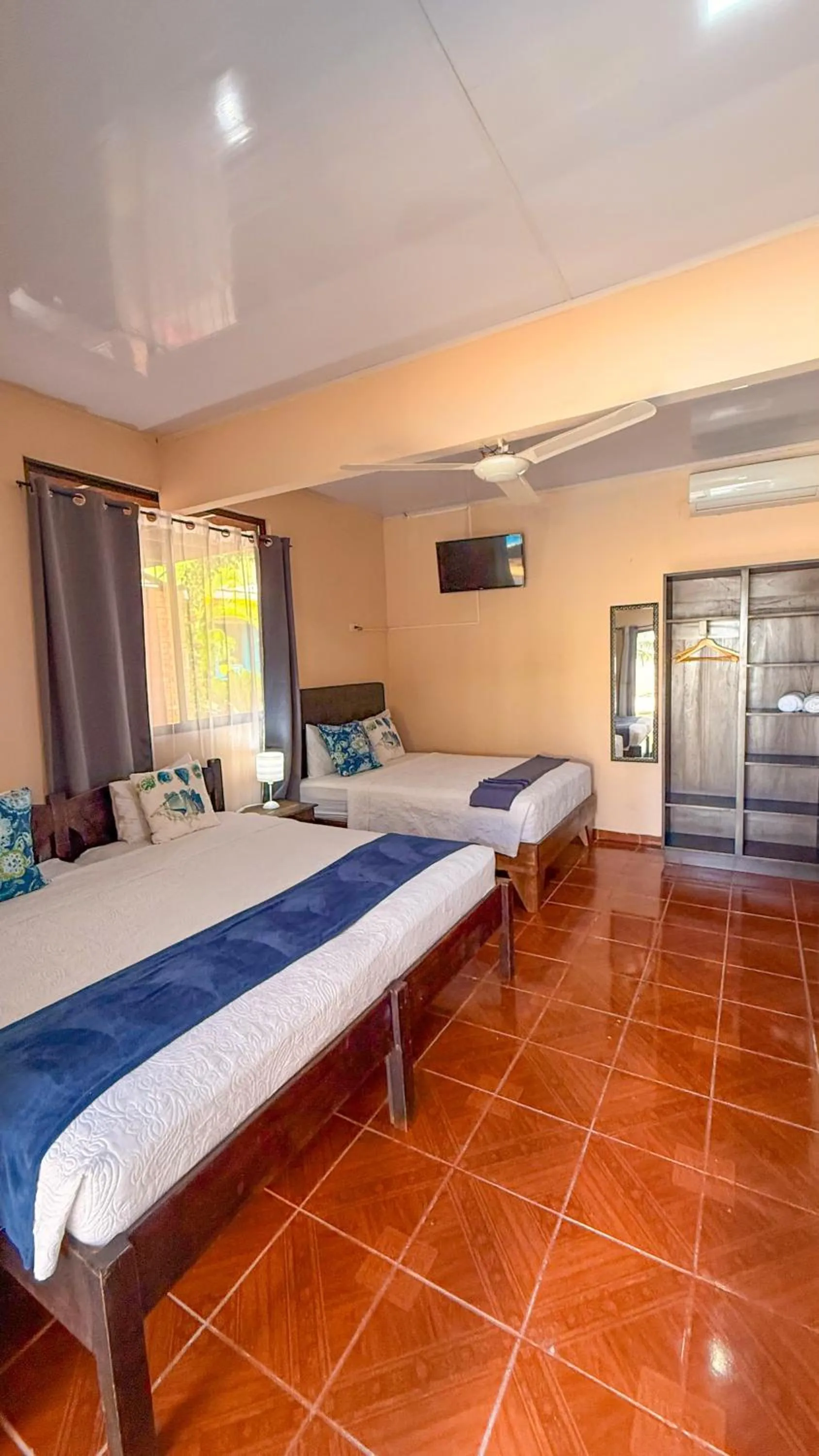 Bedroom, Bed in Hotel Beachfront Vista Hermosa