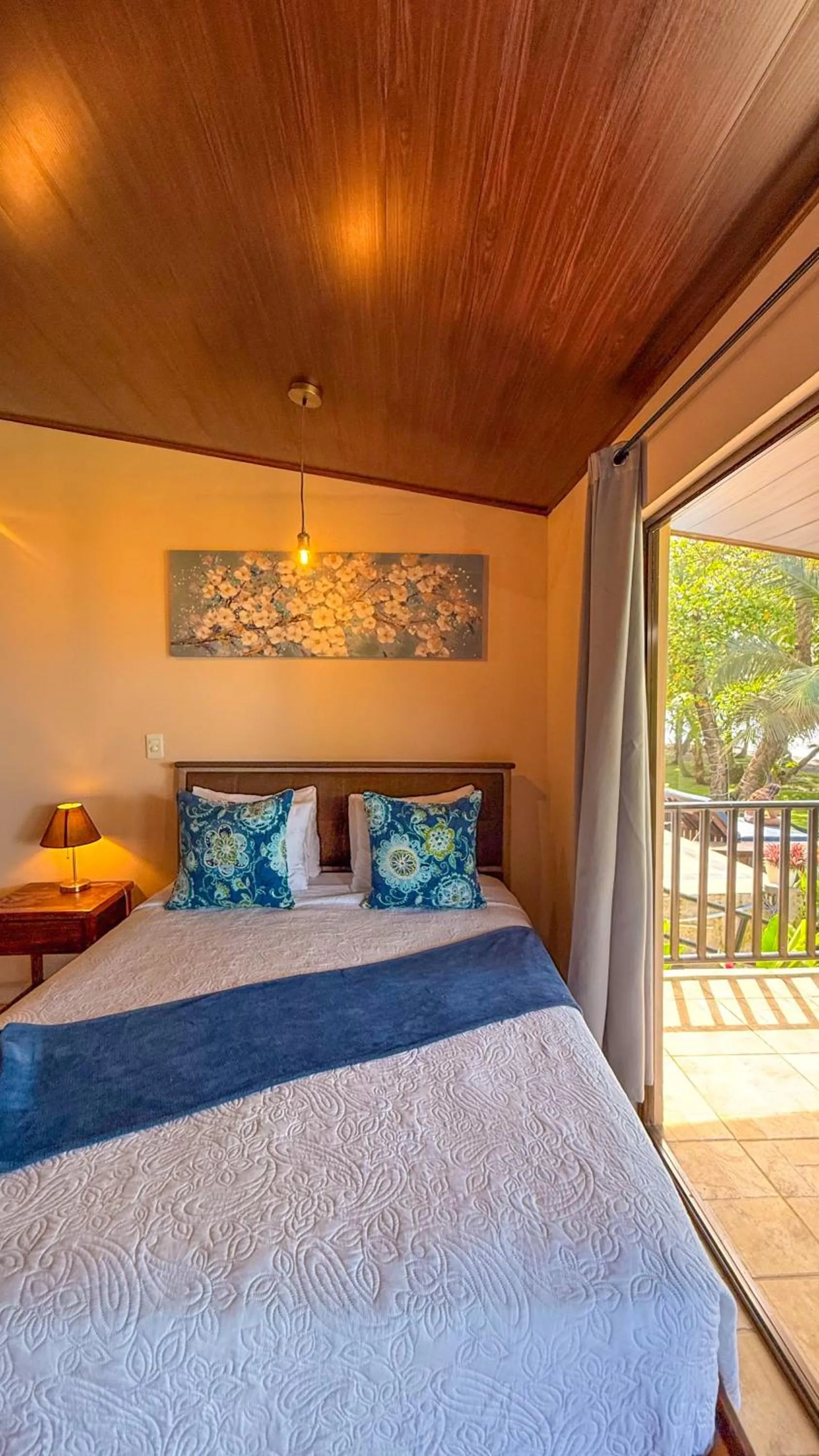 Bed in Hotel Beachfront Vista Hermosa