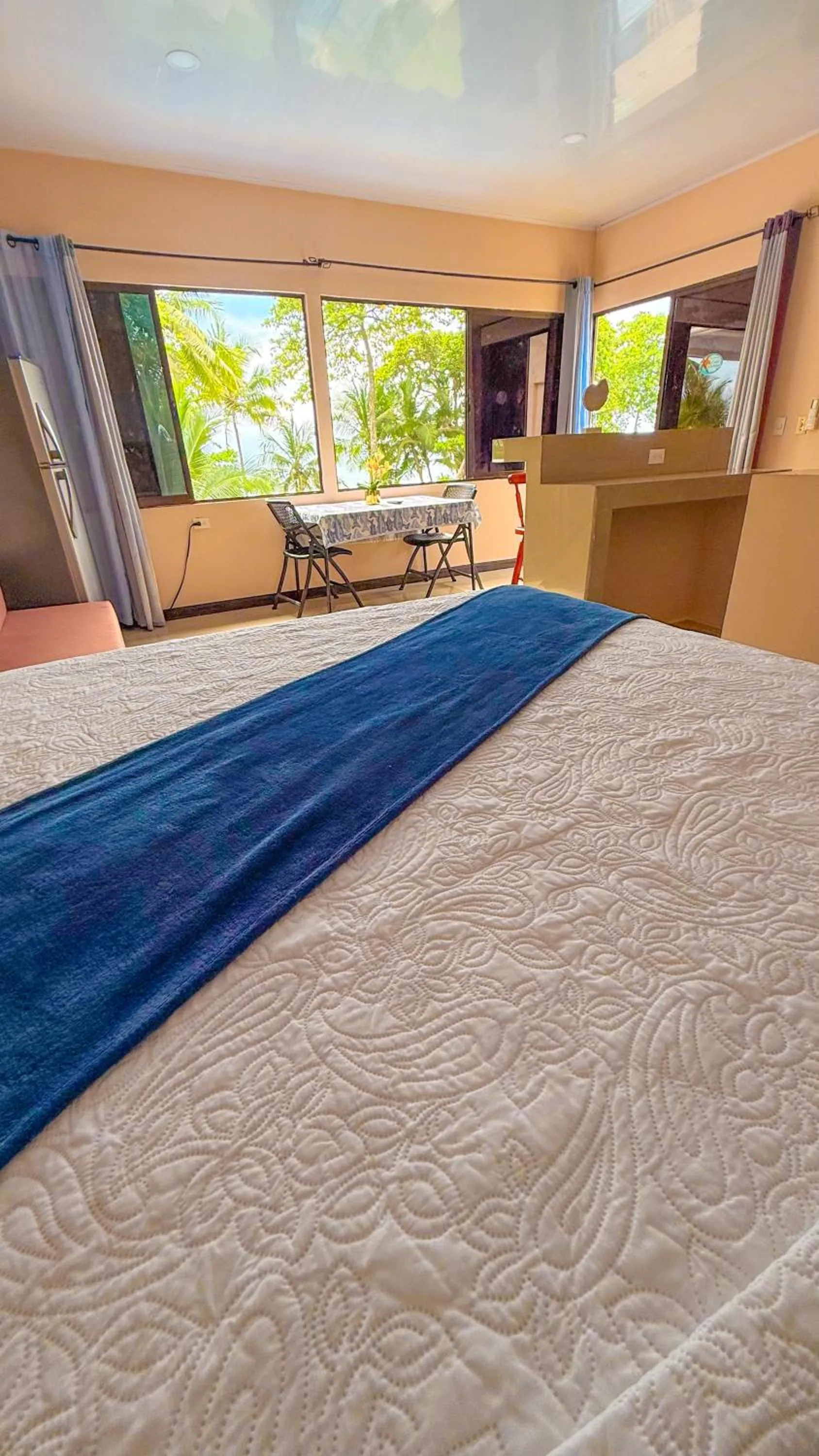 Photo of the whole room, Bed in Hotel Beachfront Vista Hermosa