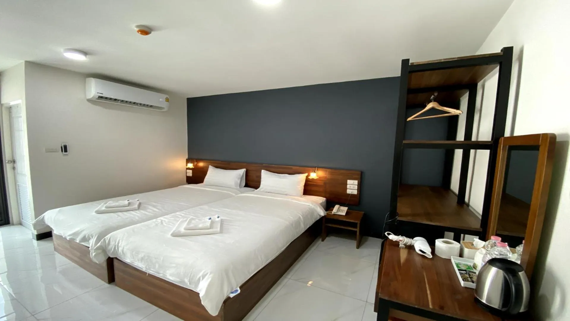 Bedroom, Bed in OK Hotel Bangkok