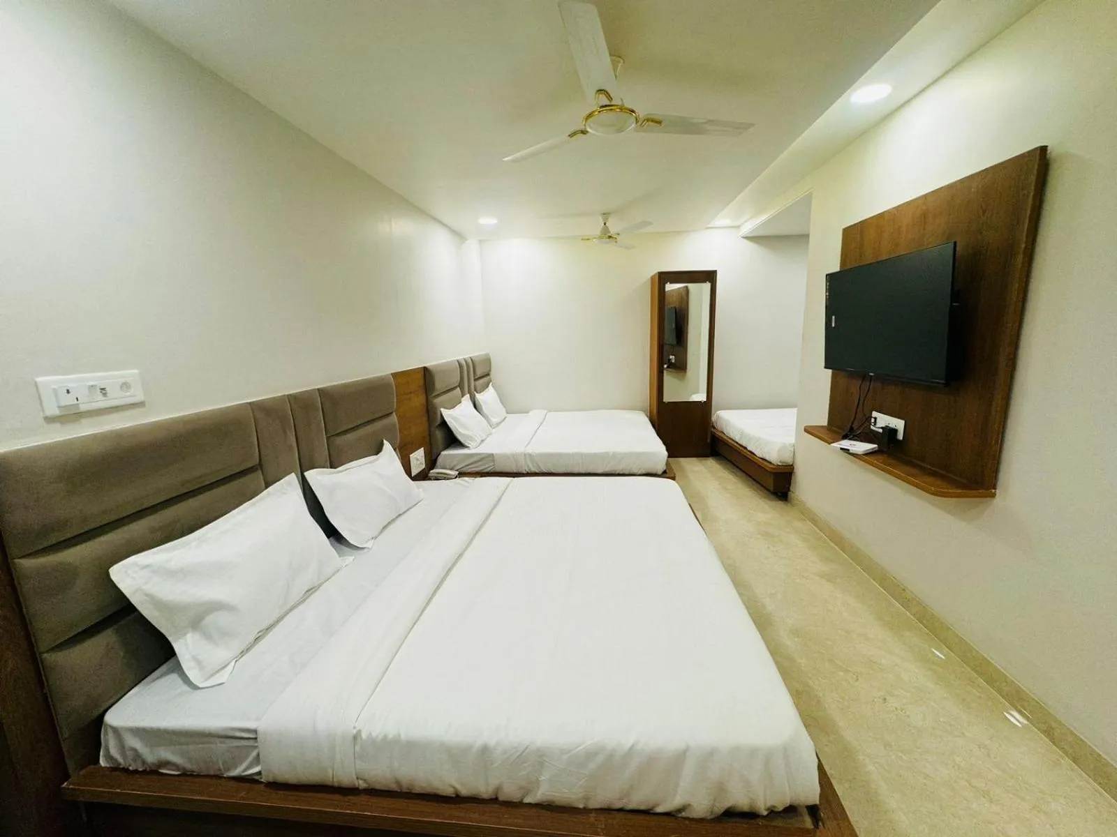 Bed in Hotel Najaf Palace